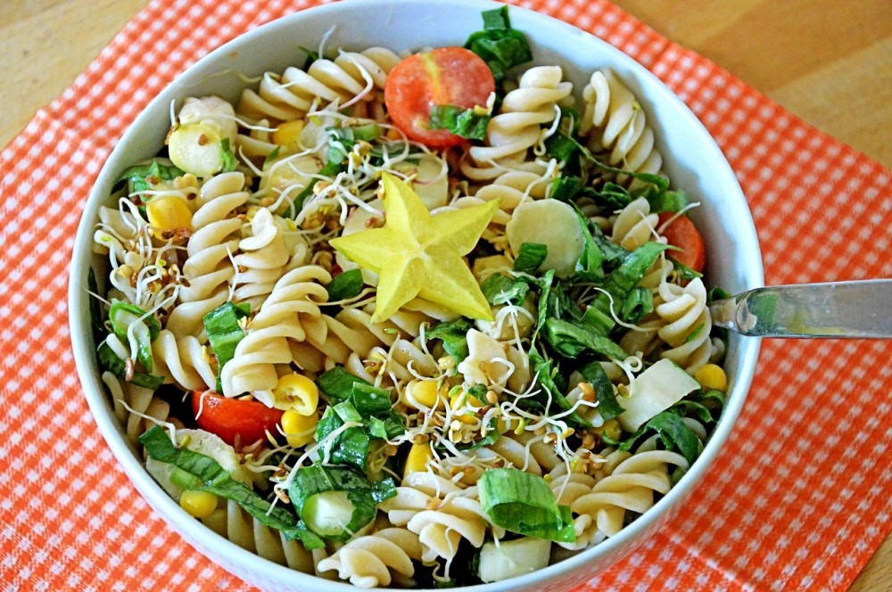 glutensiz noodle salatasi nasil yapilir